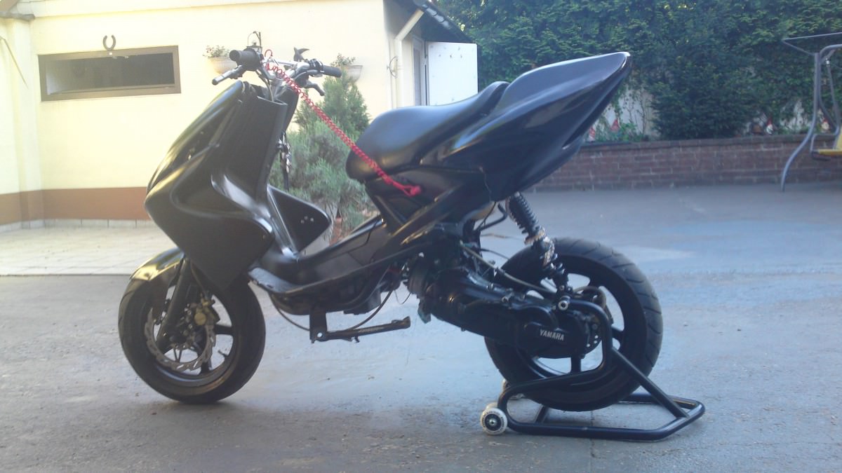 Stage6 Racing Aerox.. :) Vergaser mal n wenig abgestimmt.. http://www.youtube.com/watch?v=UVj8pfEX0Lk