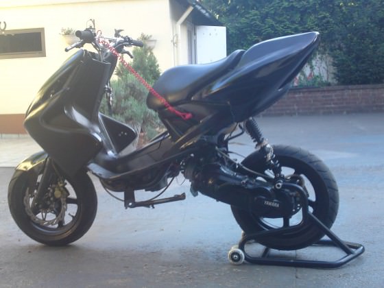 Stage6 Racing Aerox.. :) Vergaser mal n wenig abgestimmt.. http://www.youtube.com/watch?v=UVj8pfEX0Lk