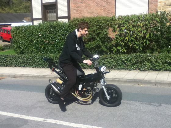 wenn schon alle high end leute bilder reinmachen amch ich das auch :D