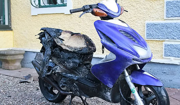 http://www.salzburg24.at/16-jaehriger-schueler-repariert-motorroller-vollbrand/news-20110118-05011544