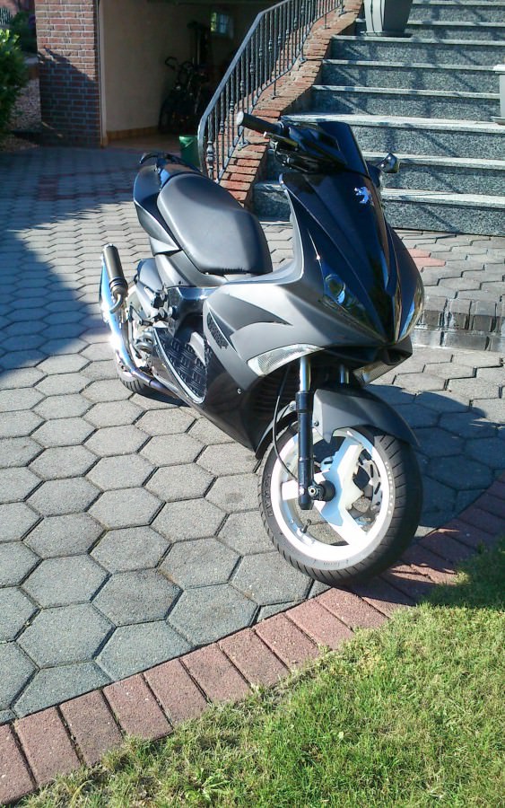 Handy 049