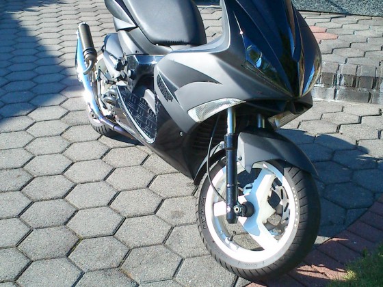 Handy 049