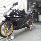 r125