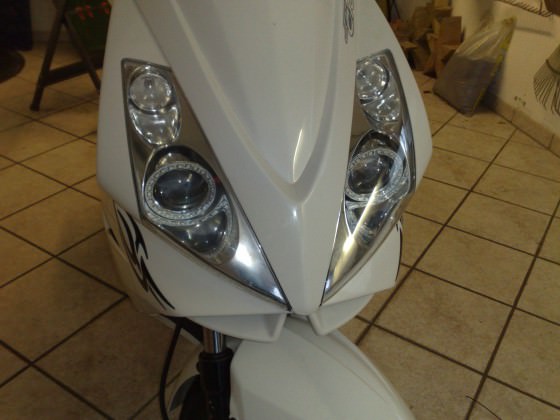 Angel Eyes, Chrom Scheinwerfer mit Xenon Brine, Blinkergläser und Rücklichtgläser im "Ice-Style"
