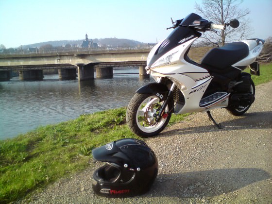 Der Scooter+Helm