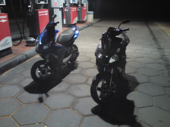Den hab ich für 50€ bekommen Motor und alles Top nur Frontschaden.