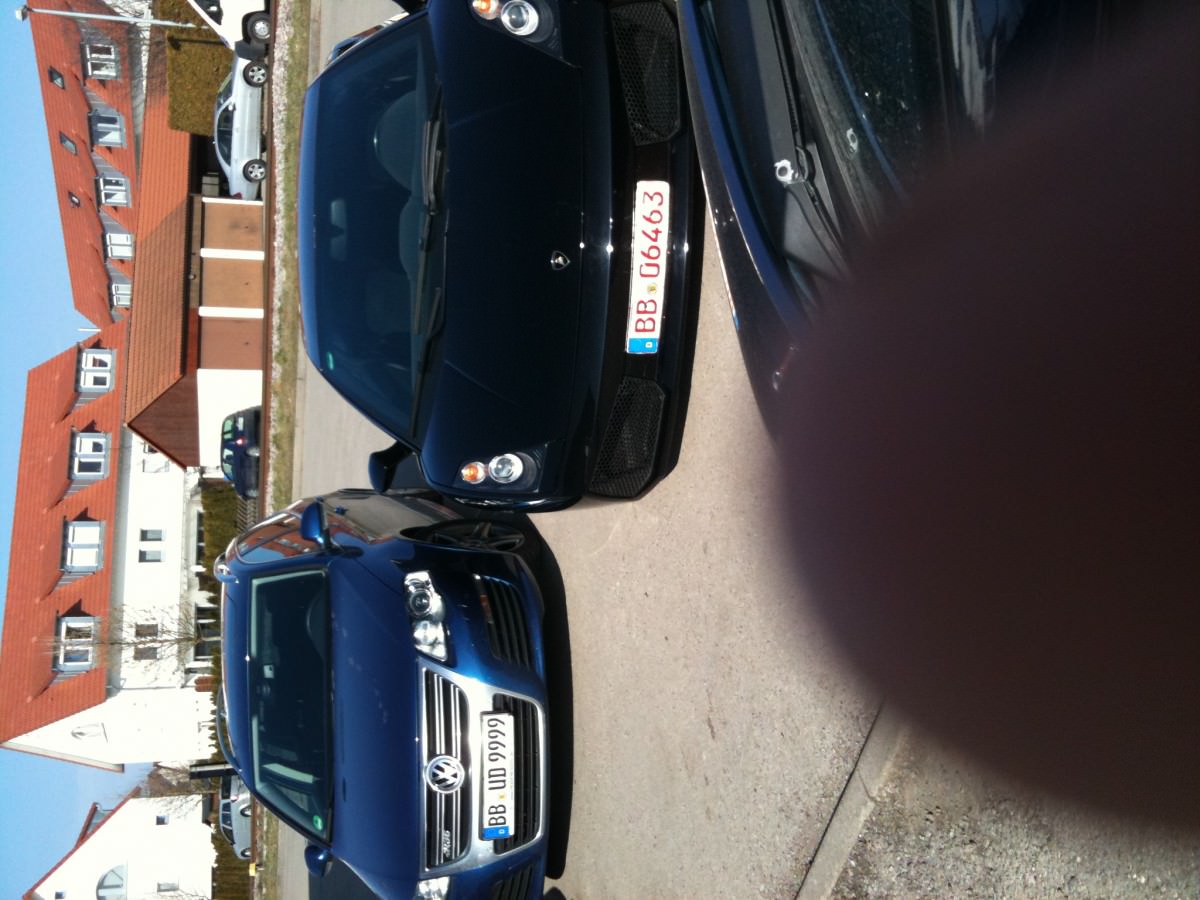 der r36 von meinen dad 300ps und der lambo von meinem nachba 450 ps