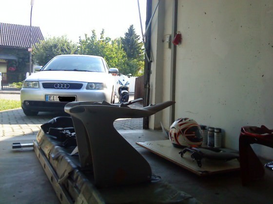 Verkleidung vom aerox geschliffen und lackiert :D