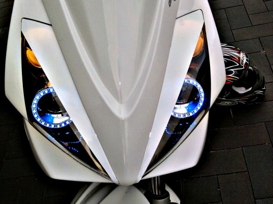 Angle Eyes 2