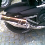 mein laser... der schwarze "fleck" da is der rest einer plastiktüte, die sich direkt am 1. tag um den muffler gelegt hat :´-(