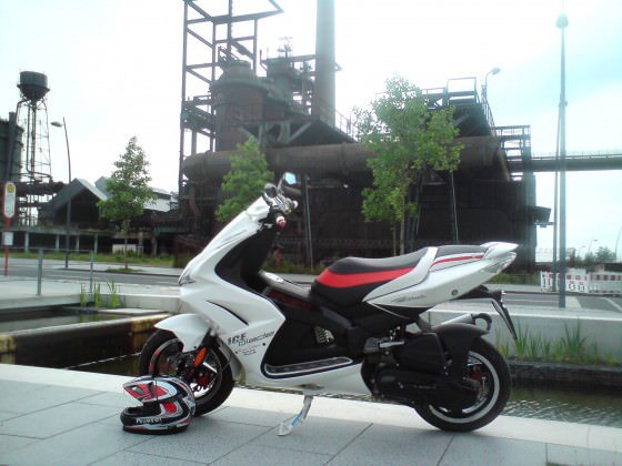 Der Scooter & Helm