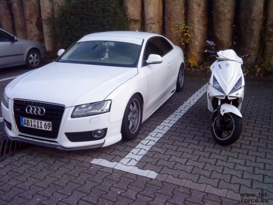 schule und mediamarkt parkplatz xD