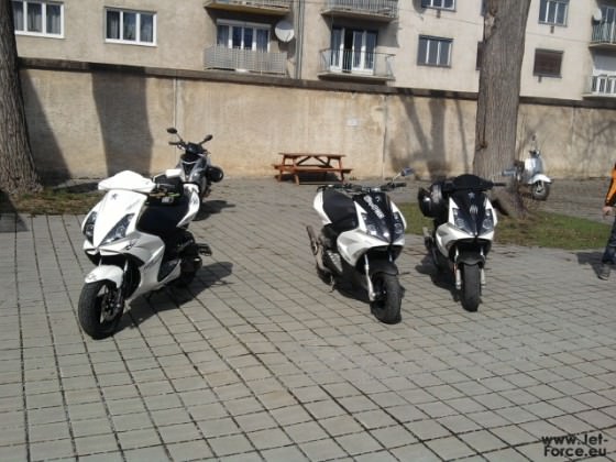 Kleines treffen @ schule mit r.cupheizzer und noch ner jetty