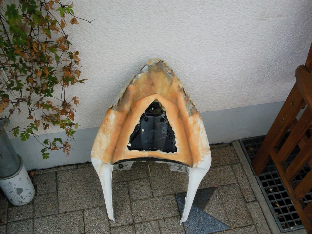 eeinmal mein heck und kumpel sein c16 xD ist wärend der faährt en stück rausgebrochen hahaha