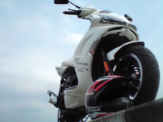 Der Scooter+Helm