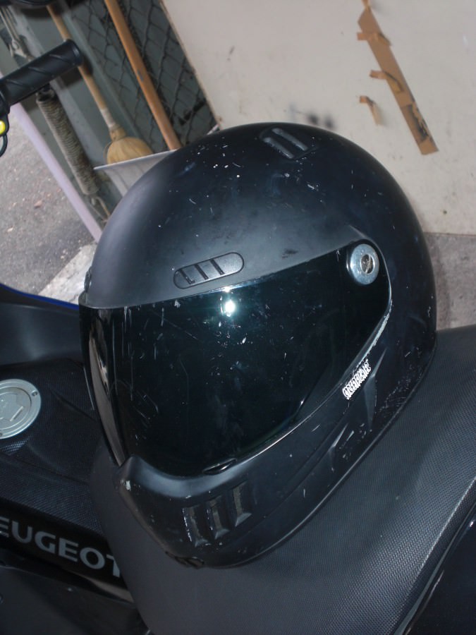 Alter Helm nach Unfall XD