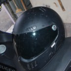 Alter Helm nach Unfall XD
