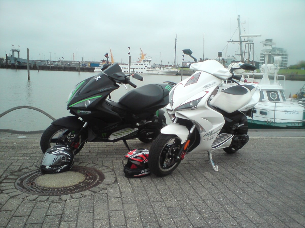 Die Scooter+Helme