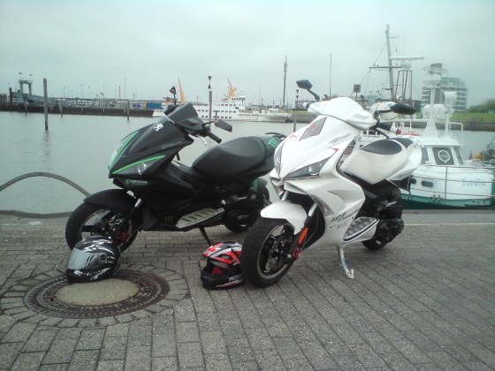 Die Scooter+Helme