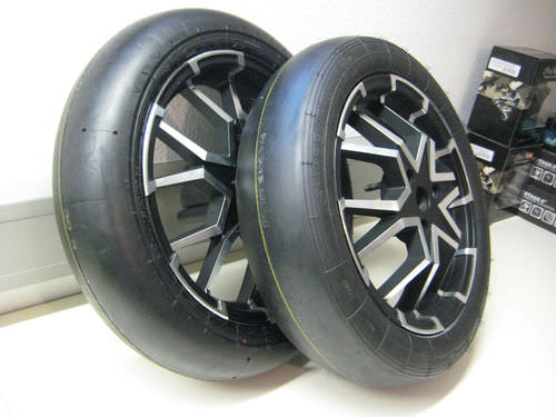 Gyronetics Spider Felgensatz & Stag6 R/T RACING Slicks
