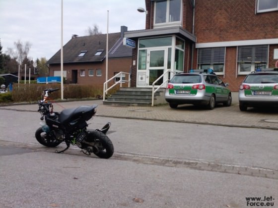 Mein scoot vor der Bullenhütte xD