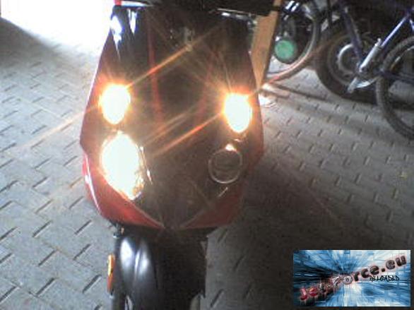 Mach bald noch andere Standlichter rot
