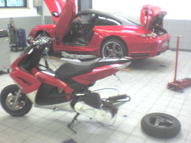 Reifenwechsel im Porsche Zentrum