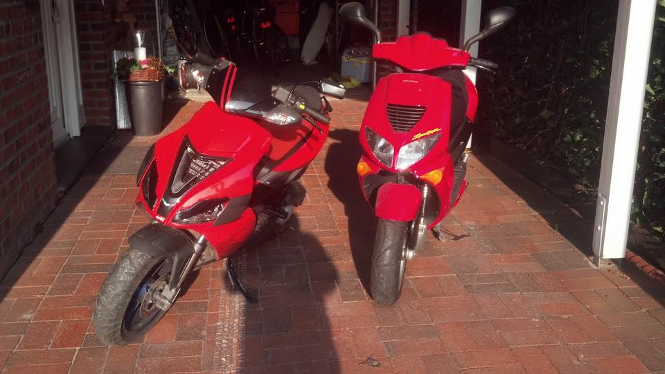 Meine SR 50 R Factory <3 &nd die Speedy von meinem Dad :P