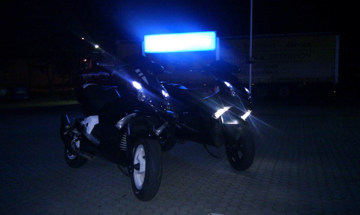 Zwei Kampfdrohnen