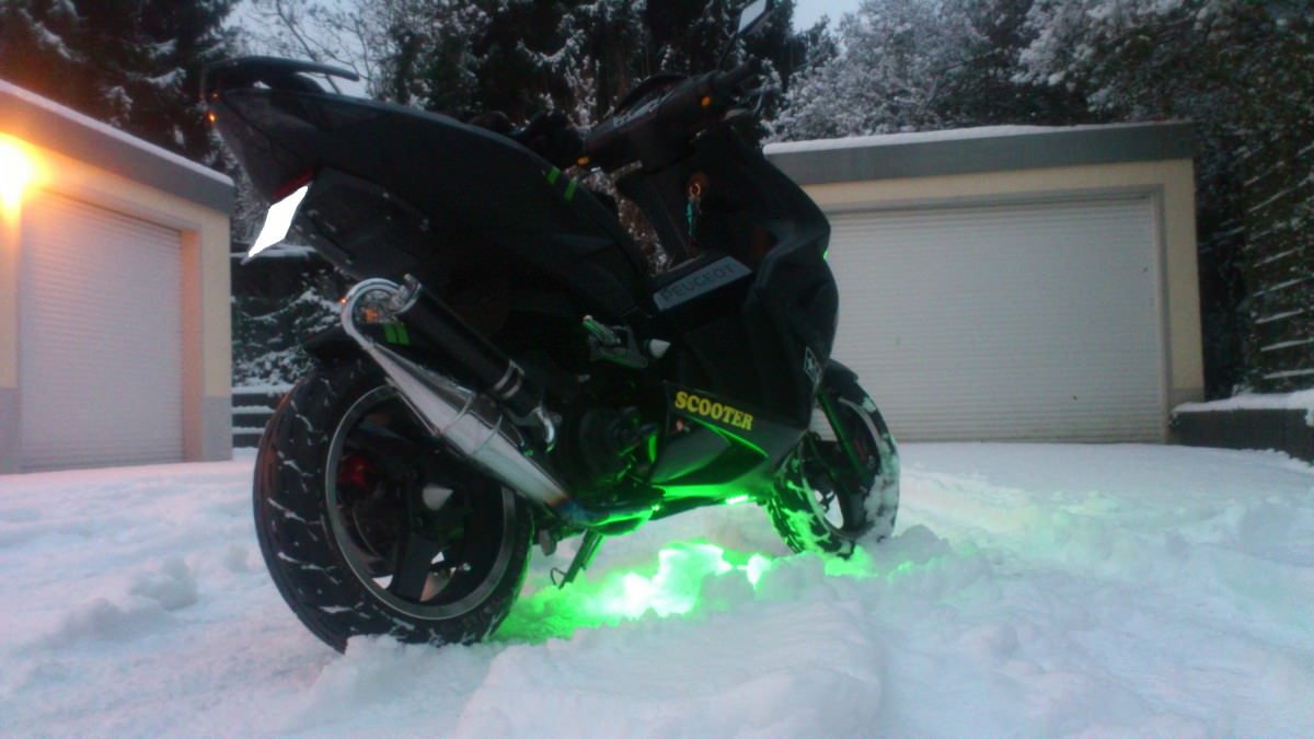 Schnee *___*