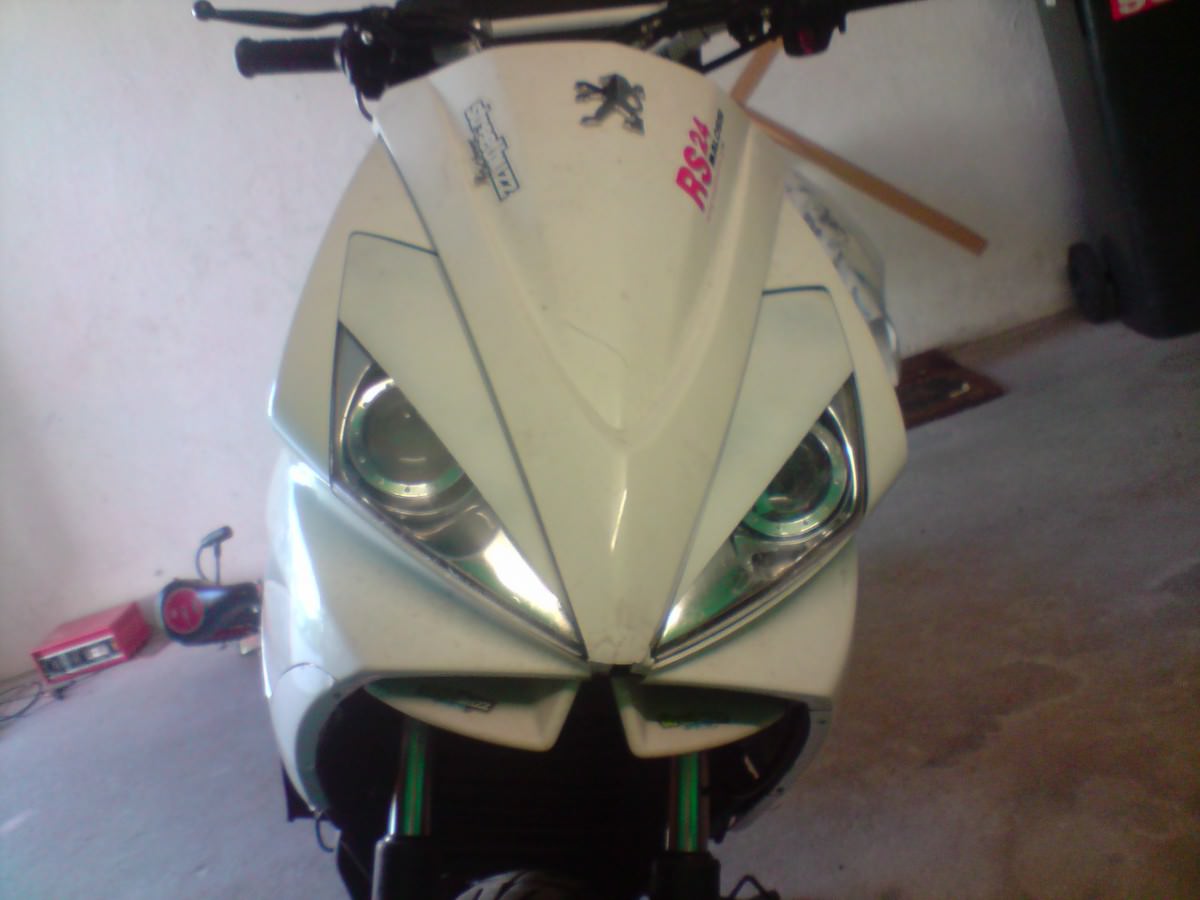 Lackierten Scheinis von Ice-Blade Neues Front3eck bekomm ich auch noch und en booster rocket schutzblech anpasse