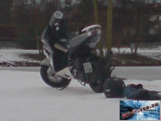 Am See Schlittschuh fahren xD