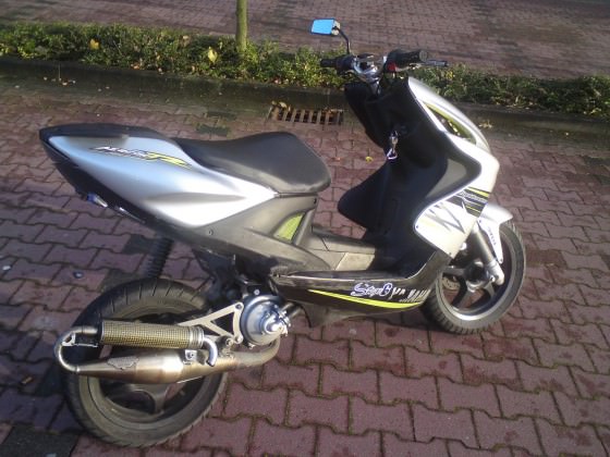Mit 2 Kollegen Wheelies geübt ;D ...