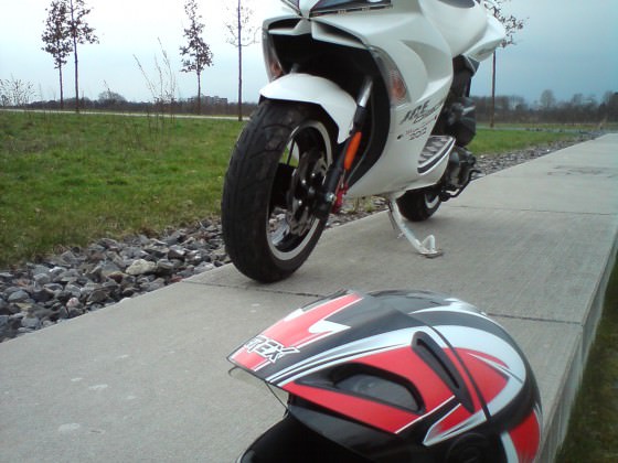 Der Scooter+Helm