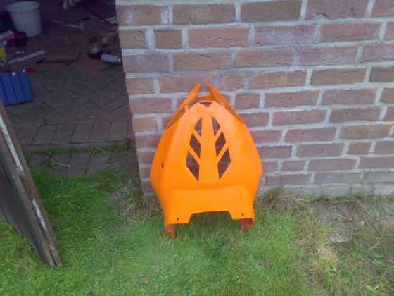 laser dran , heck fertig und hasenzähne lackiert^^