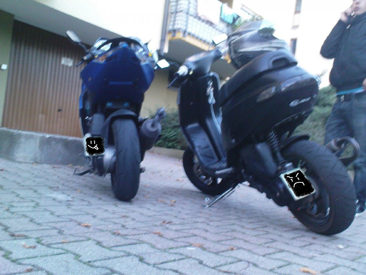 Joaa mal 2 pics =)...die woche kommt mein Rs2 und blaue beleuchtung =)...