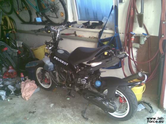So steht er jetzt in der Garage xD
