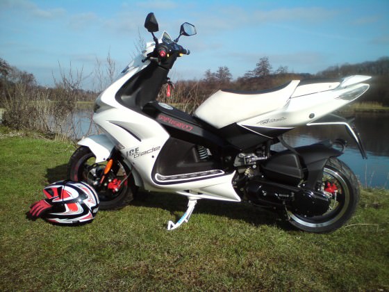 Der Scooter+Helm