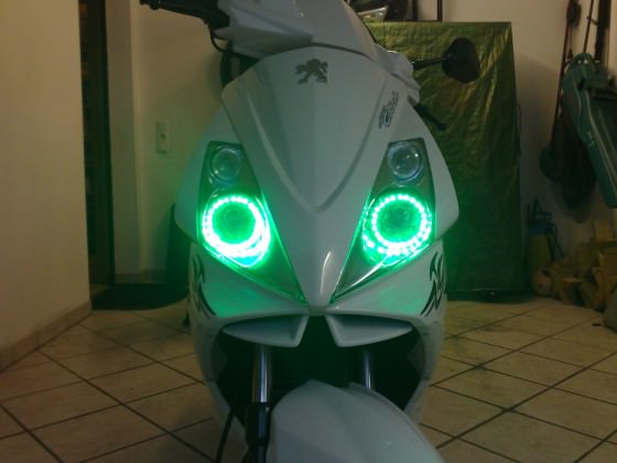 Angel Eyes, Chrom Scheinwerfer mit Xenon Brine, Blinkergläser und Rücklichtgläser im "Ice-Style"