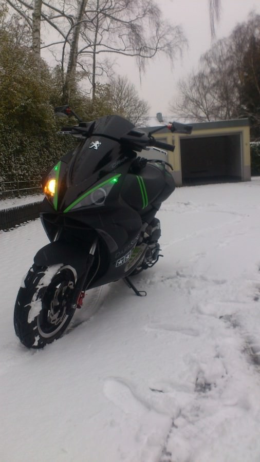 Schnee *___*