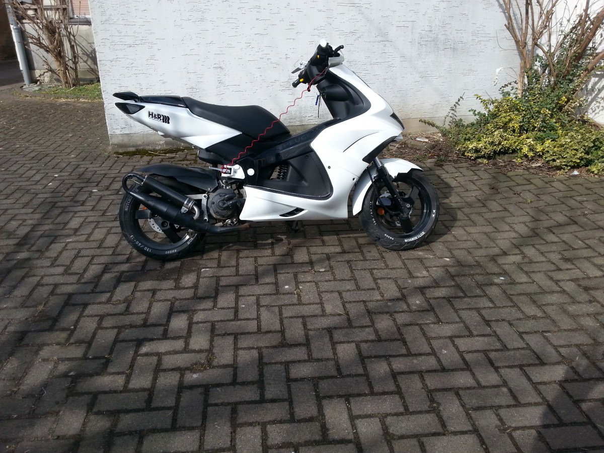 heute seit einem jahr inner Community:) guckt euch die Veränderungen an..mein erstes Bild seht ihr ja:p