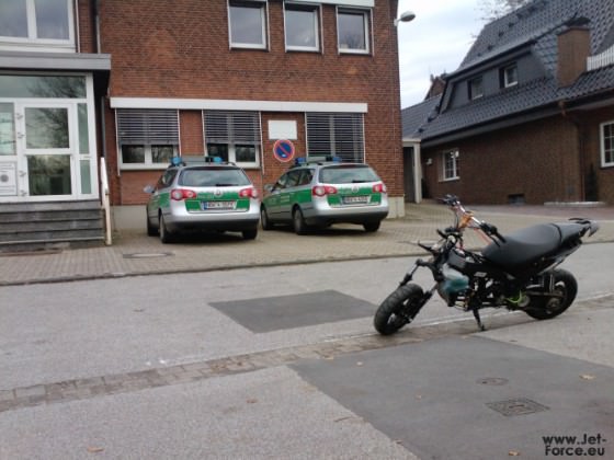 Mein scoot vor der Bullenhütte xD