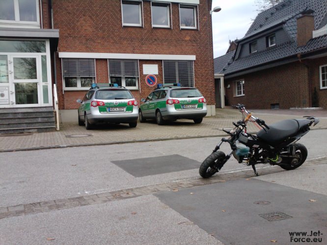 Mein scoot vor der Bullenhütte xD