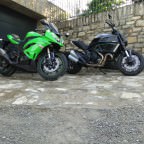 Kawasaki  ZX6 R  Vs Ducati Diavel