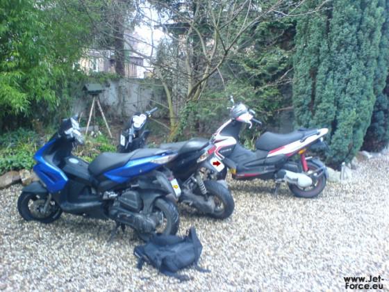 Jetforce, F15, Runner vor der Schule