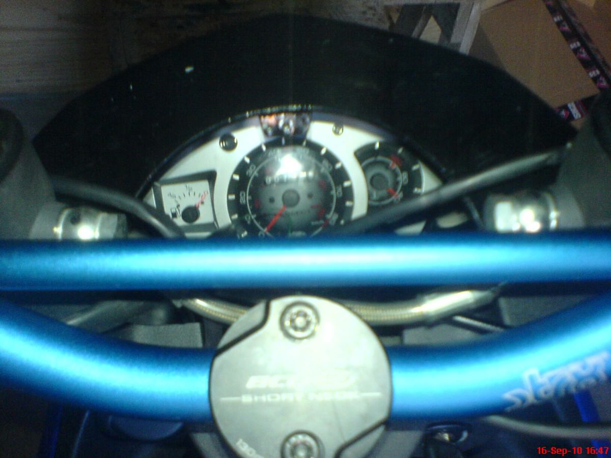 Tacho In Front