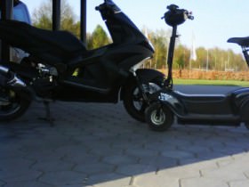 Jet vs. Elektroscoot^^
