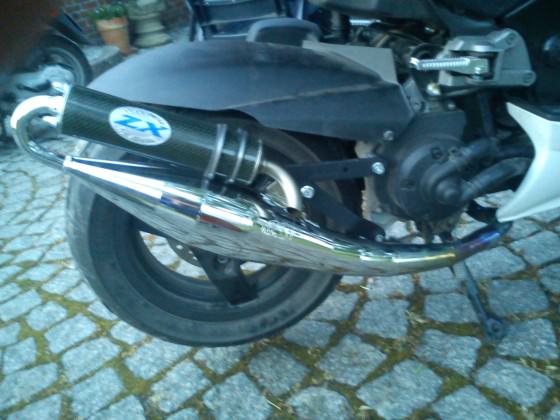 Ist es normal das der nach der 1ten fahrt so verfährbt ist?hab 6,2 gramm drin,gelbe kullus und ne 58 hd..der läuft richtig gut aber das kommt mir komisch vor