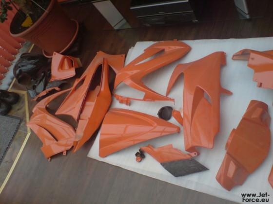 ORANGE LACKIERT