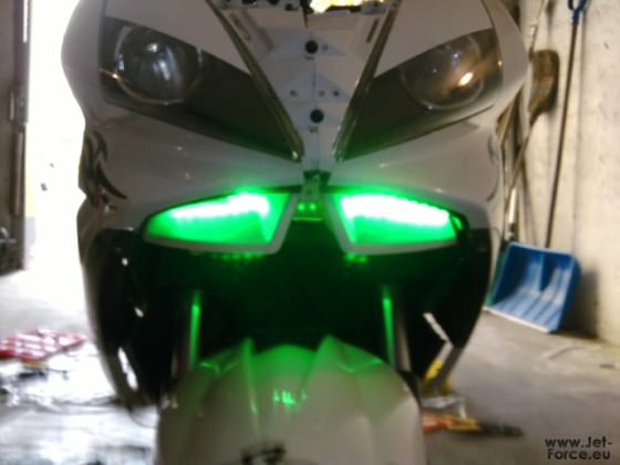 Kiffer BB und leds in den Hasenzähnen